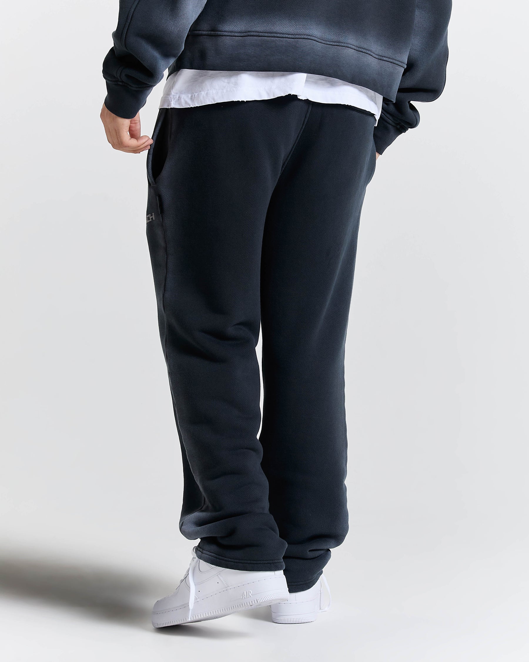 Men's Ghost Wide Leg Jogger - Black