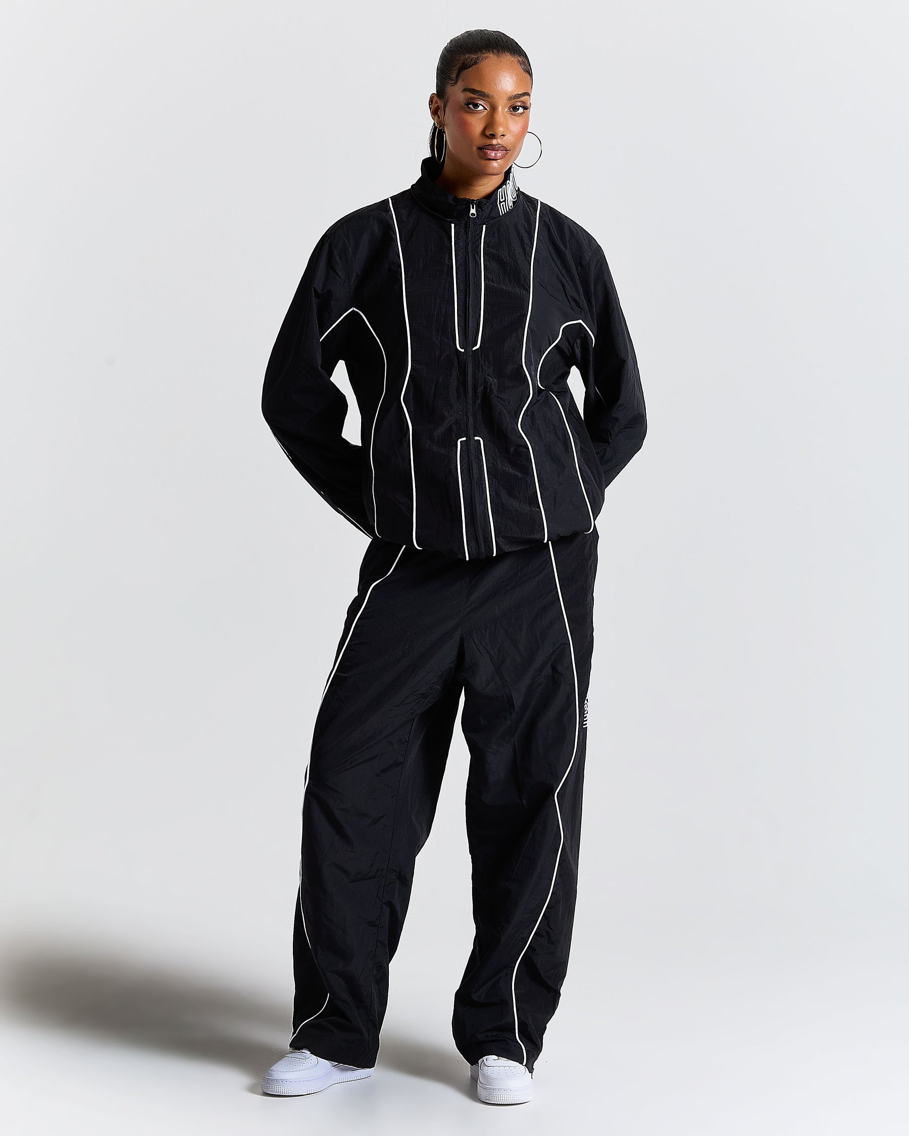 Chaser H Panel Windbreaker - Black