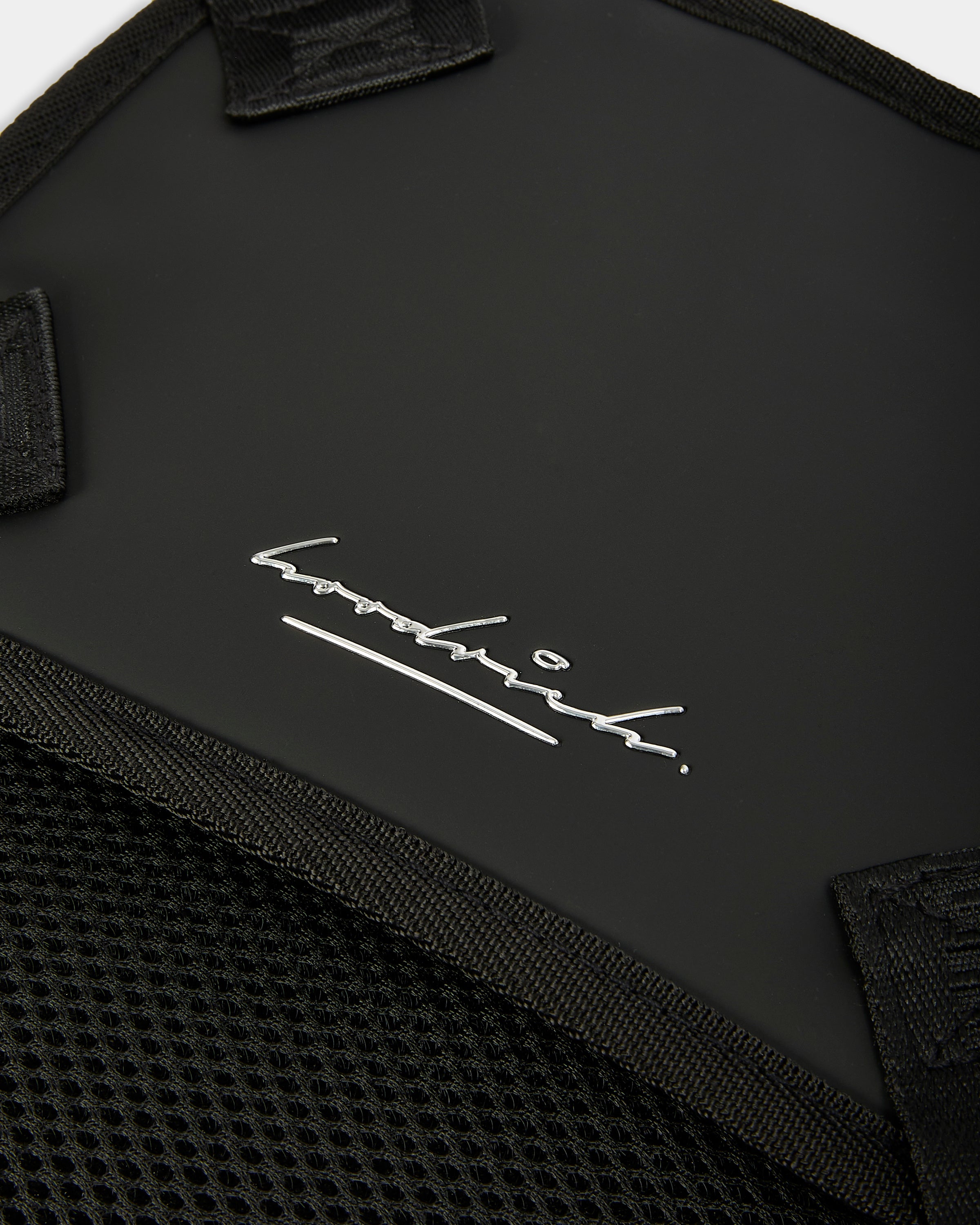Coupe Chest Bag - Black/Silver